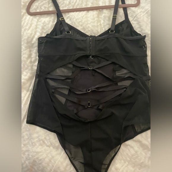Torrid black lace lingerie bodysuit - Picture 4 of 5